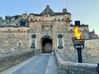 10. Reisetag – Edinburgh – Vor dem Edinburgh Castle am Abend