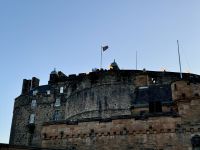 10. Reisetag – Edinburgh – Vor dem Edinburgh Castle am Abend