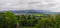 108 Stirling Castle, Aussicht zum William Wallace Monument und zur Stirling Bridge