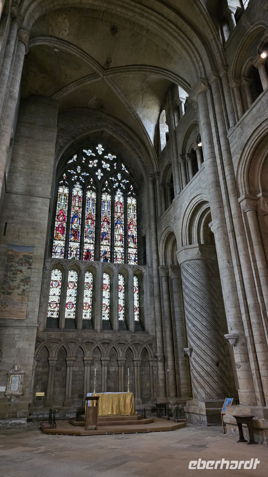 015 – Durham Cathedral &ndash; &copy;  (Eberhardt TRAVEL)