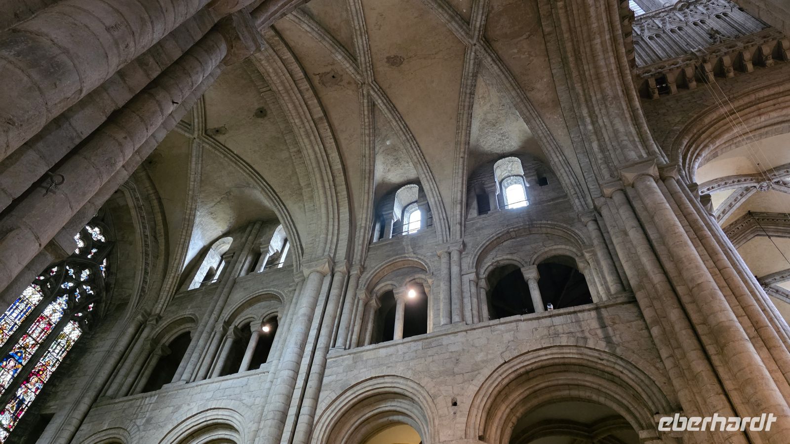 019 – Durham Cathedral &ndash; &copy;  (Eberhardt TRAVEL)