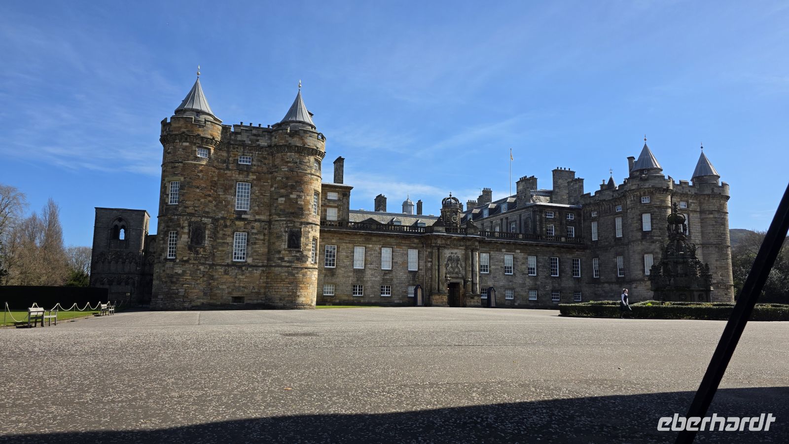 034 – Edinburgh Holyrood Palace &ndash; &copy;  (Eberhardt TRAVEL)