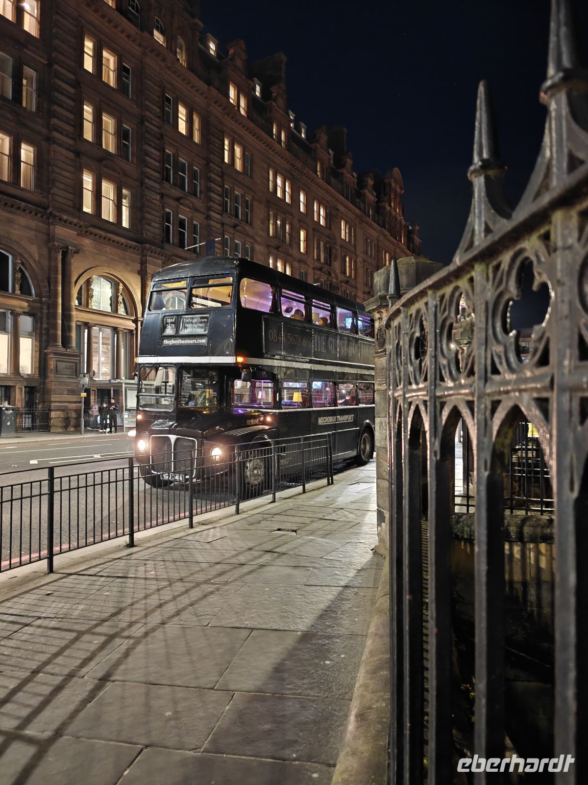 047.3 – Edinburgh &ndash; &copy;  (Eberhardt TRAVEL)