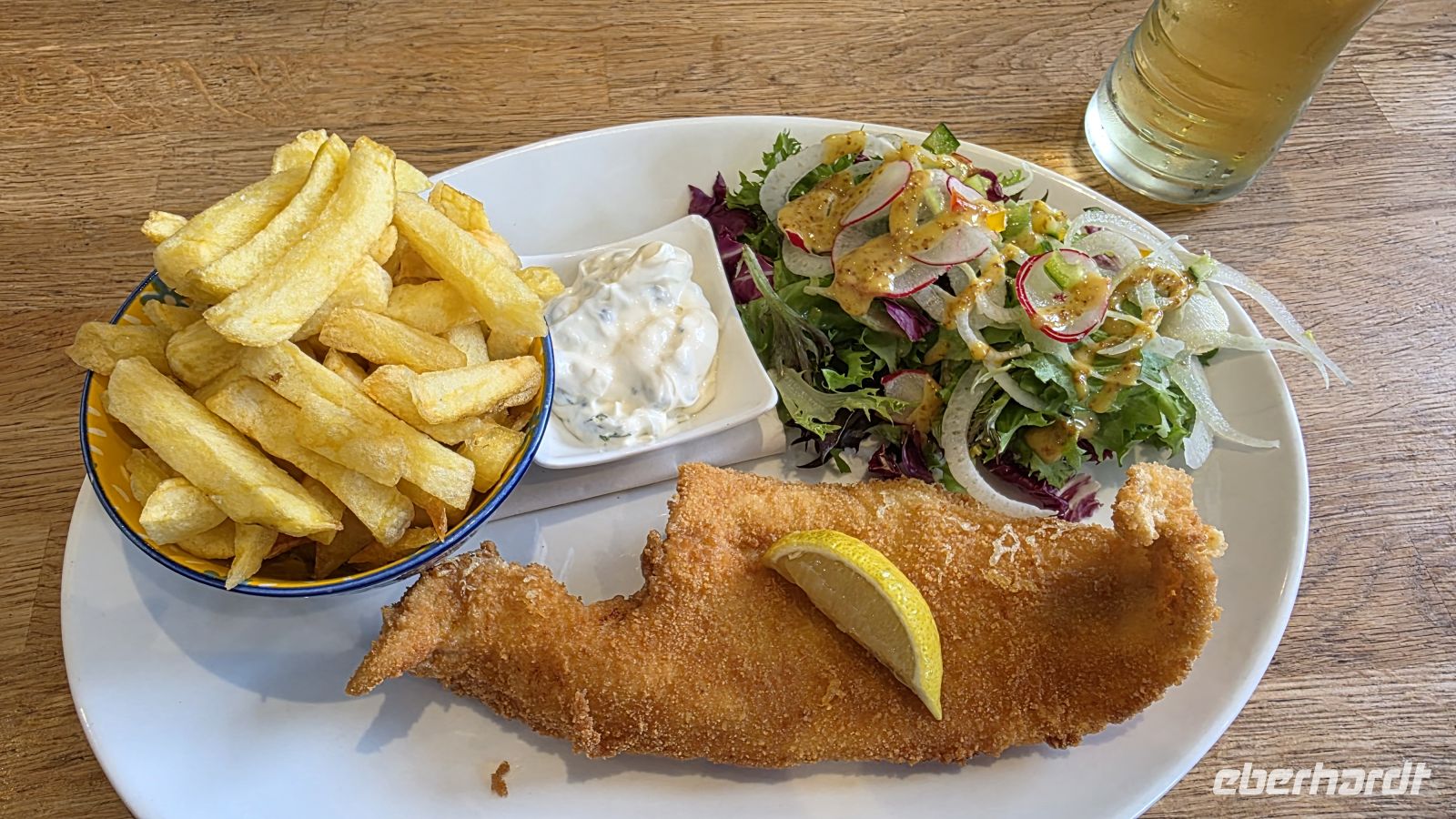 076 – Fish and Chips in Mallaig &ndash; &copy;  (Eberhardt TRAVEL)