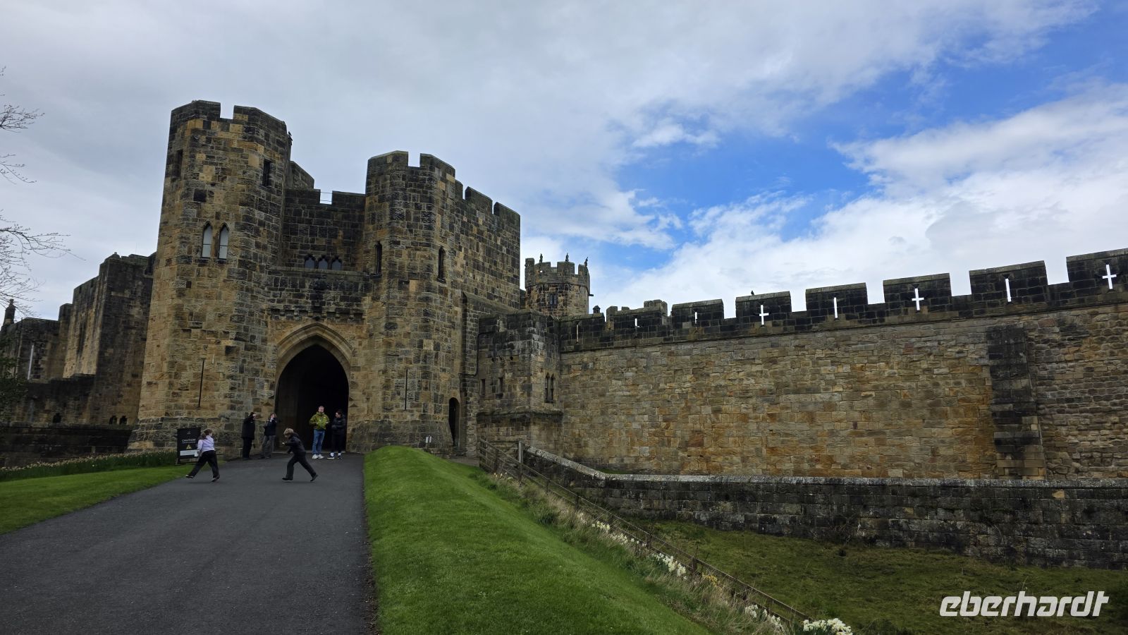 094 – Alnwick Castle &ndash; &copy;  (Eberhardt TRAVEL)
