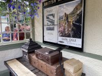 4. Reisetag – Rundfahrt durch die Highlands mit Zug, Fähre und Bus – Bahnhof von Glenfinnan