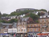 Der Mc Caig Tower über Oban