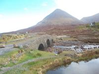 alte Straße und Brücke auf Skye