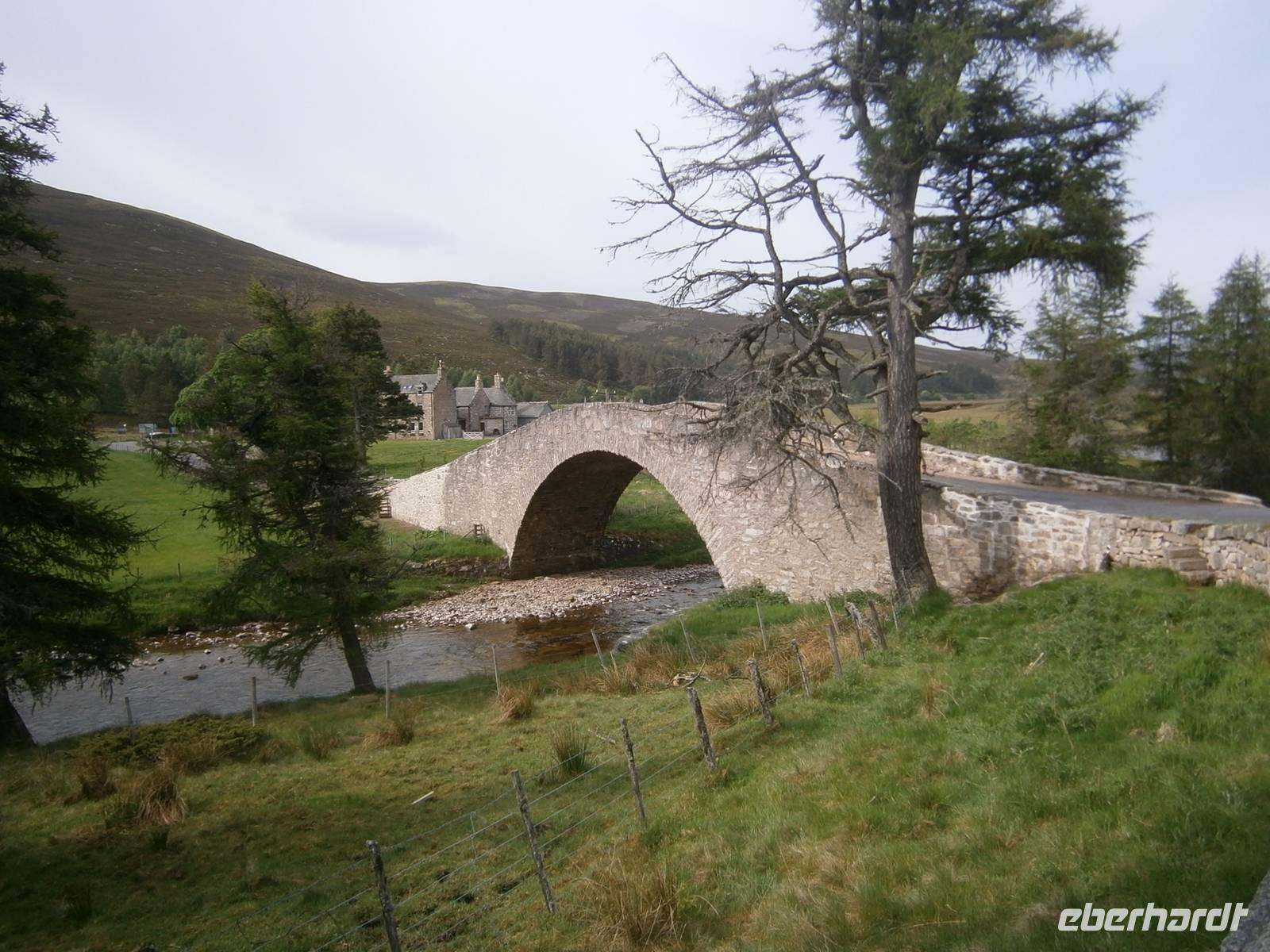 Brücke in den Highlands