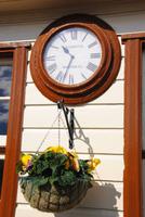 10 Minuten bis zum Eintreffen des Zuges  Boat of Garten