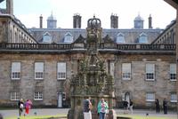 Blick  auf  Palace of Holyroodhouse