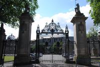 Dekoratives Tor zum Palace of Holyroodhouse