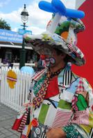 Festivalstimmung in der Stadt - einer der vielen Straßenkünstler