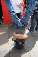 Festivalstimmung in der Stadt - einer der vielen Straßenkünstler