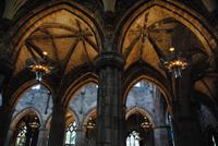 St. Giles`Kathedrale Innenraum mit schönen Schlusssteinen an der Decke