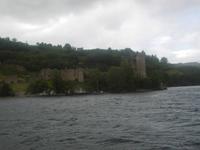 Urquardt Castle vom Loch Ness her