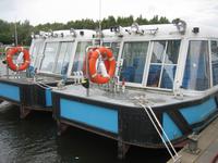 Ausflugsschiffe am Falkrik Wheel