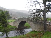 Brücke über den River Gairn