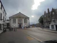 Hauptstraße von Inveraray mit Kirche
