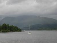 Luss mit dem verhängten Blick auf den  Ben Lomond