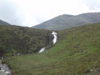 Skye, Wasserfall am Loch Ainot
