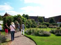 Eberhardt - Reisegruppe beim Bosjökloster