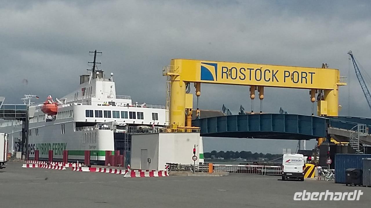 Abfahrt Fähre in Rostock