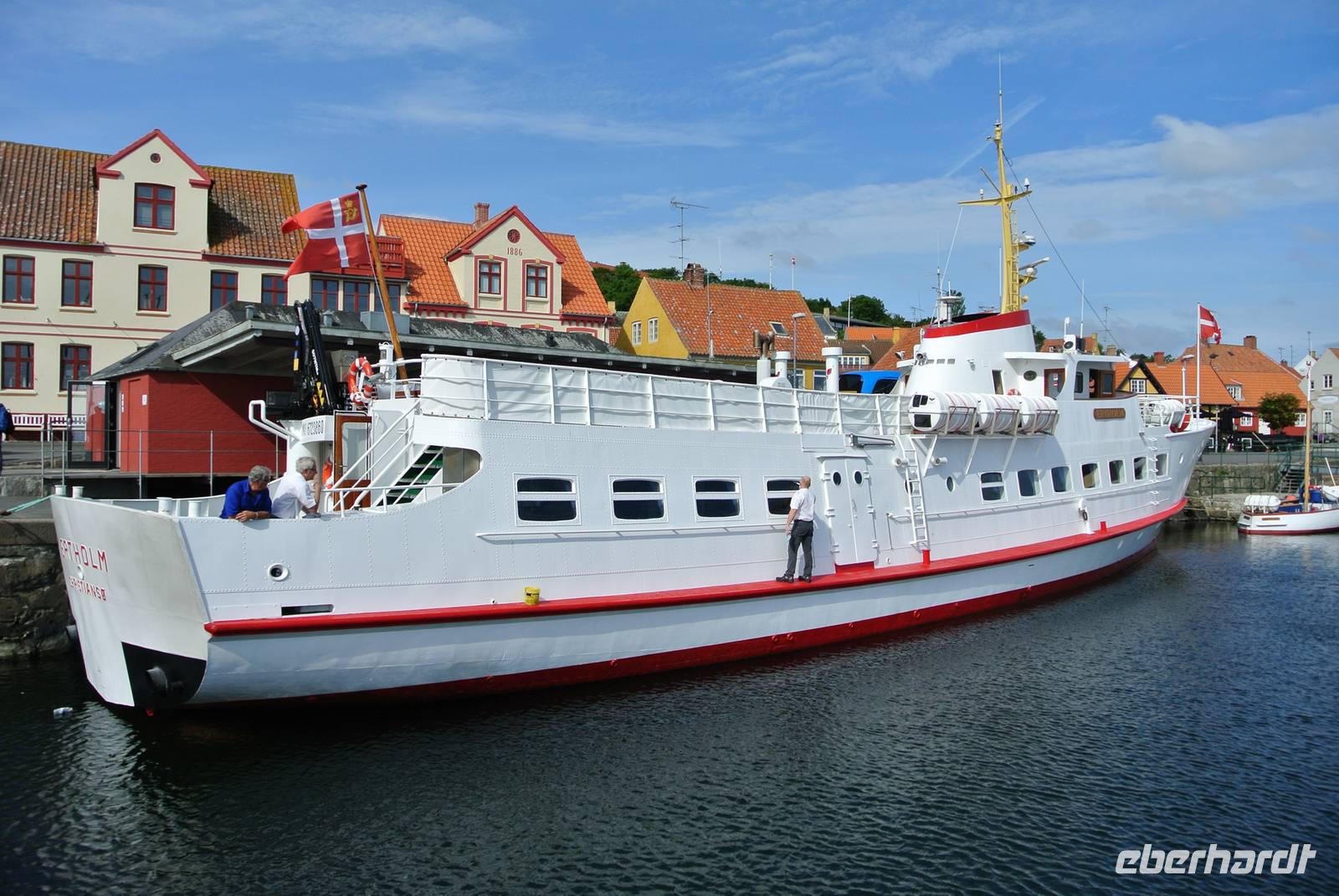 Fähre in Gudhjem auf die 