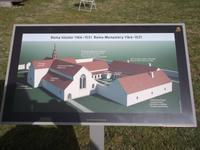 rekonstruiertes Roma-Kloster
