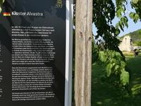 1354 Infotafeln erläutern Geschichte und Bedeutung des Klosters