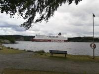 Kreuzfahrtschiffe vor Fjäderholmarna