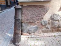 Stockholm_Altstadt_Kanone_Runenstein