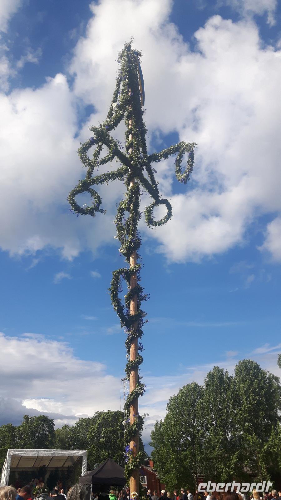 Stockholm (Freilichtmuseum Skansen - Maibaum zum Mittsommerfest)
