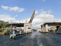 Unter den Brücken von Stockholm