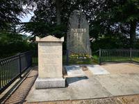 1478 Grabstein des 1829 gestorbenen „Vater´s des Göta-Kanal´s“, Graf Baltzar von Platen