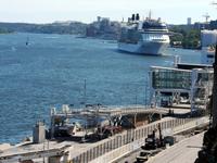 1912 Die Kreuzfahrtschiffe legen nur 500m entfernt an