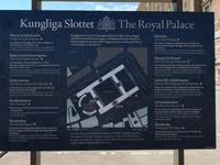 2008 Erklärungen zum Königlichen Schloß, das heute nur noch repräsentativen Zwecken dient 