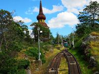 2024 Eine Bahn bringt die Besucher auf bequeme Art zum Hazeliustor (nur Ausgang)