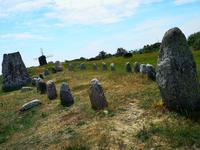 2708 Die Bestattungen erfolgten in runden Steinsetzungen