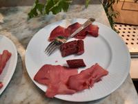 Kulinarische Stadtführung mit Brigitte - Verkostung von weiteren Wurst-Spezialitäten in der Saluhall... 