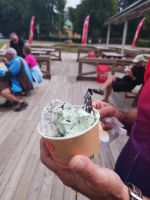 Große Portion Eis vor Vadstena