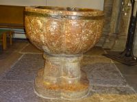 Visby: Taufstein im Dom