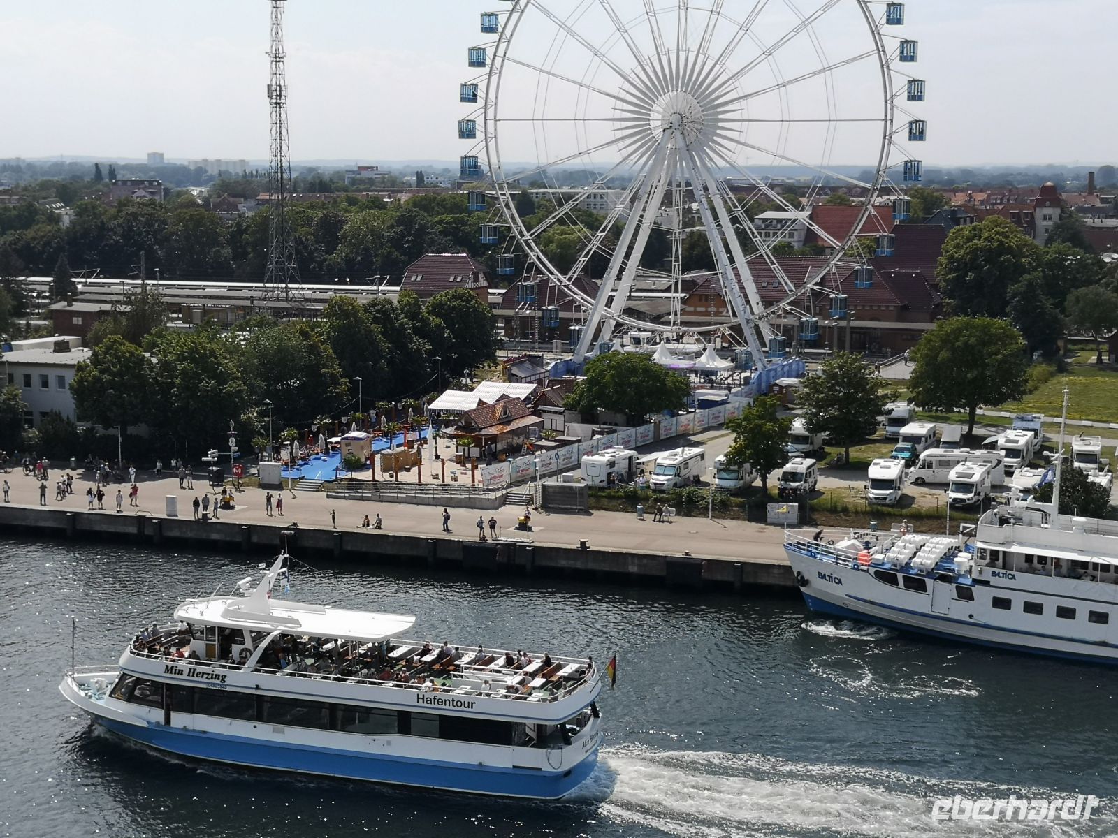 Hafeneinfahrt in Rostock
