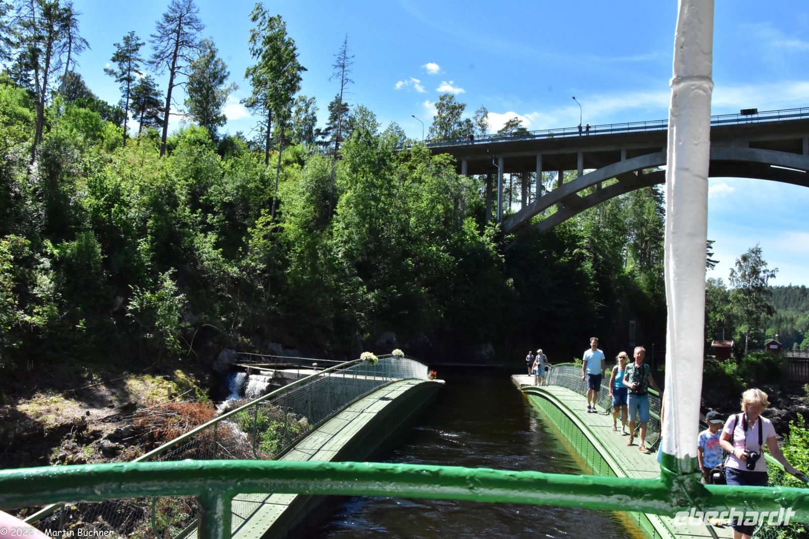 M/S Storholmen auf dem Dalsland Kanal in der Trogbrücke von Håverud