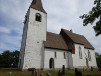 Vallstena: Kirche