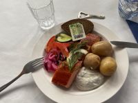typisch schwedisches Bordessen, schmeckt jättegott!
