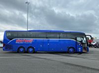 Unser treuer Bus ist wieder an Land