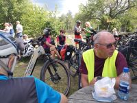 Radgruppe macht Pause