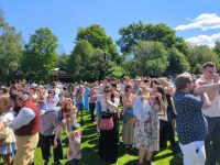 Stockholm. Midsommar in Skansen. Jetzt wird getanzt