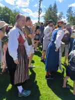Stockholm. Midsommar in Skansen. Jetzt wird getanzt